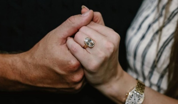 anel de noivado da Taylor Swift