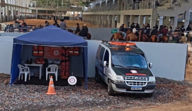 Bebe é pisoteado por por boi em Festival do Laço