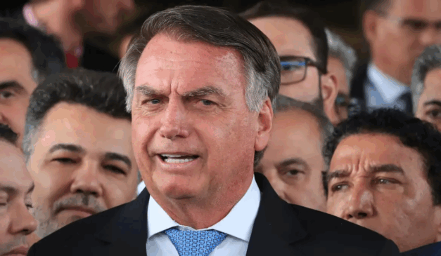 ex-presidente Jair Bolsonaro durante coletiva de imprensa
