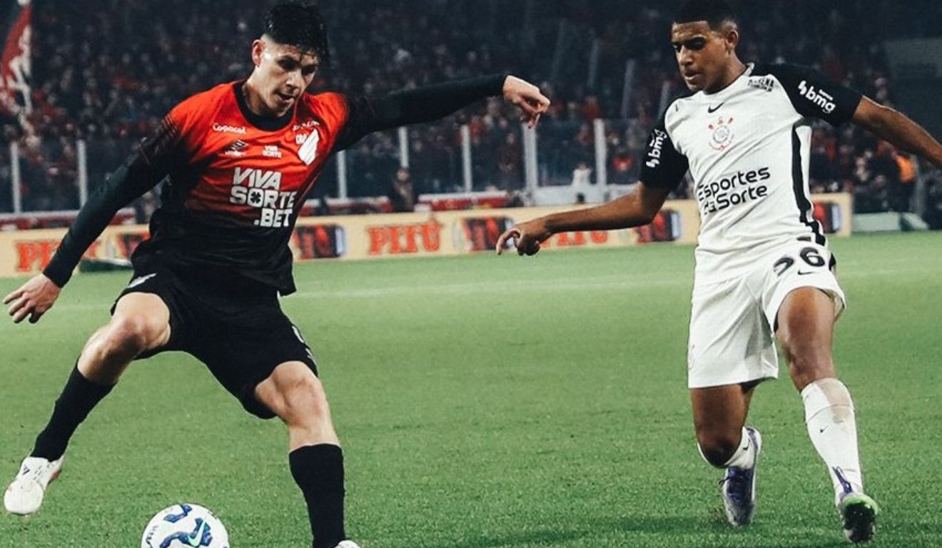 Lance de Athletico e Corinthians, pela Copa do Brasil 2025. (Foto: José Tramontin/Athletico)