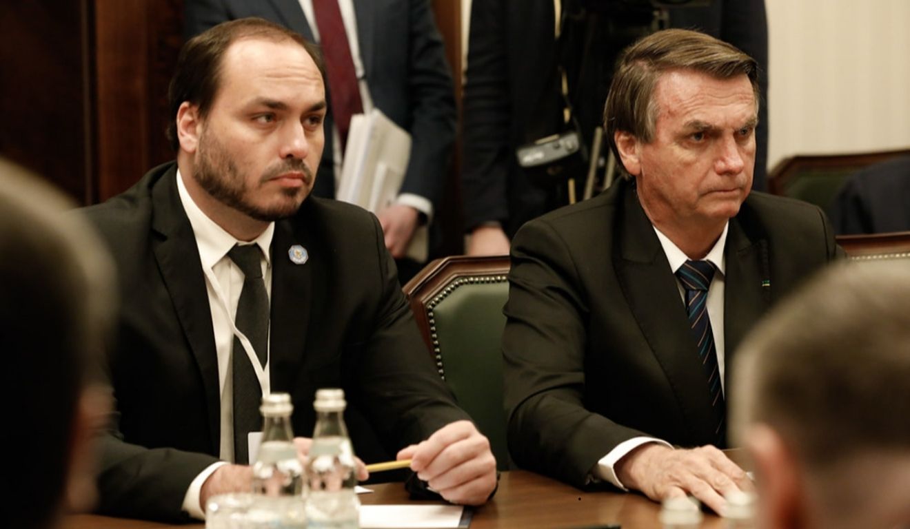 Carlos Bolsonaro e Jair Bolsonaro