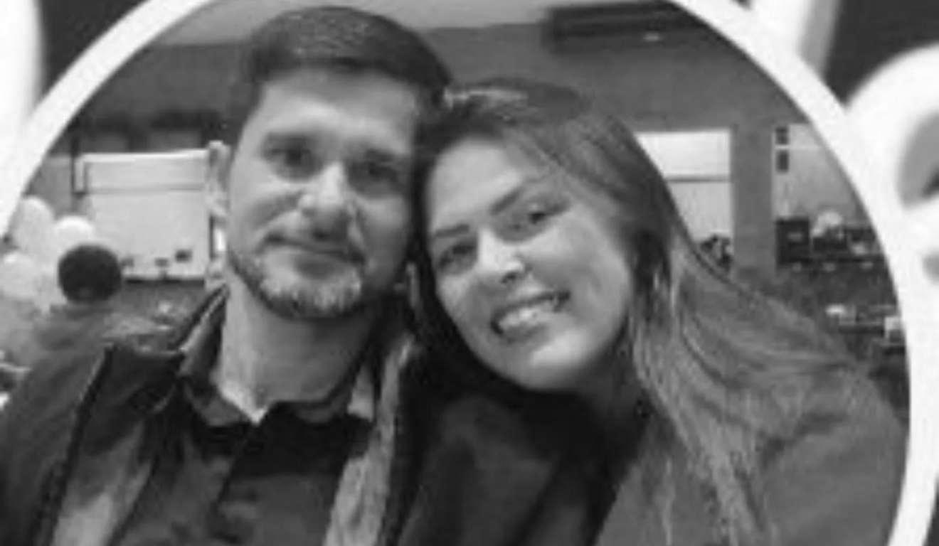 Casal que morreu atropelado em foto sorrindo