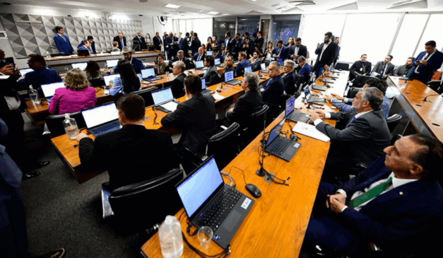 Durante a votação de escolha do presidente, governistas aponaram para a ausência de parlamentares da base aliada (Foto: Saulo Cruz/Agência Senado)