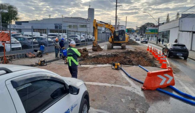 Cratera na Avenida Marechal Deodoro