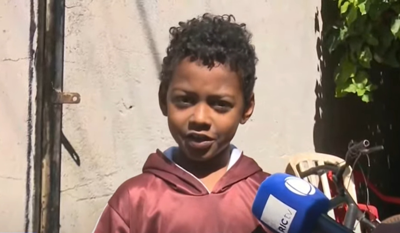 Enzo concedeu entrevista após cair em poço 