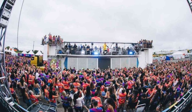 Trio elétrico do Curitiba folia