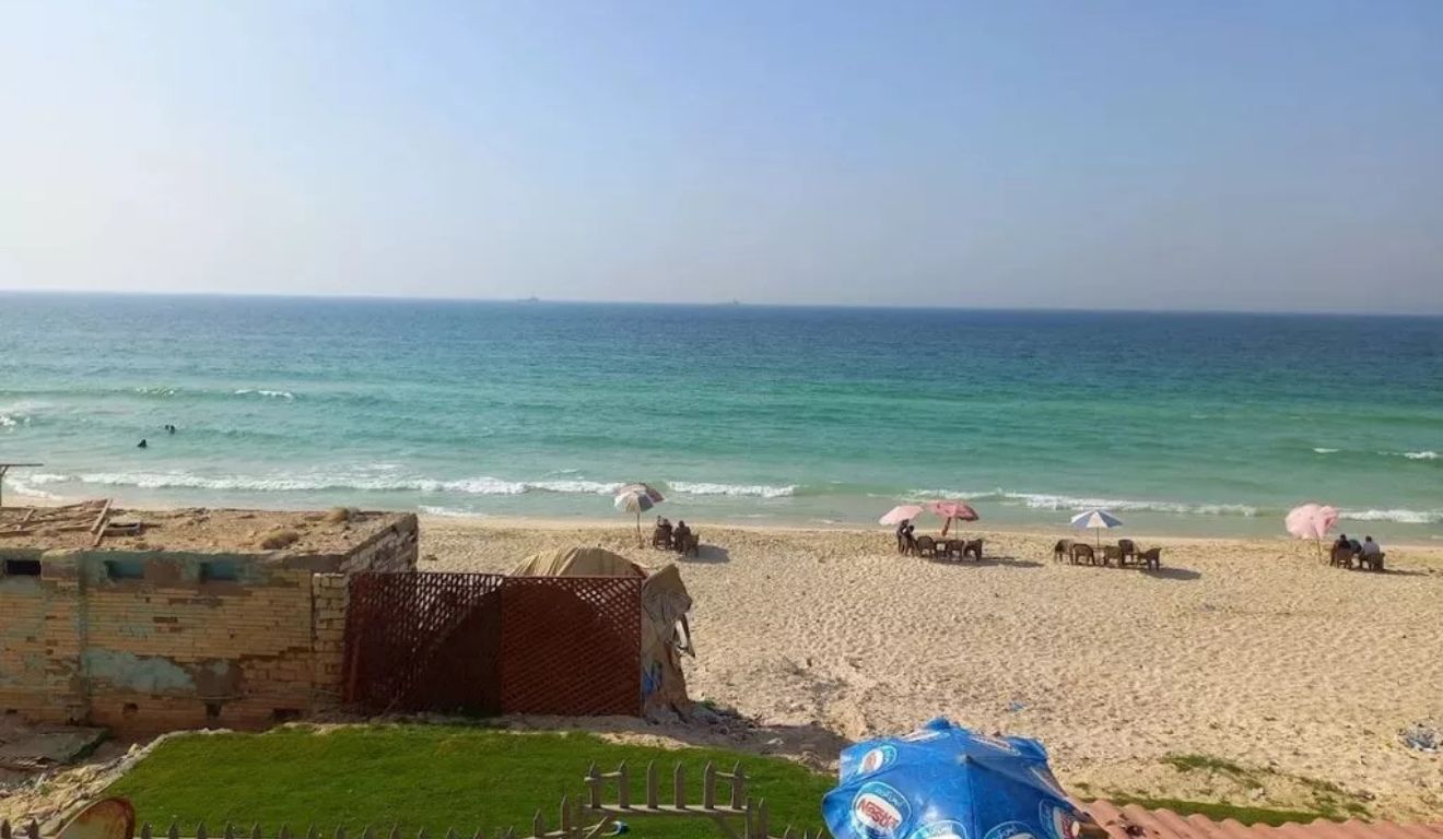 praia onde os estudantes morreram afogados