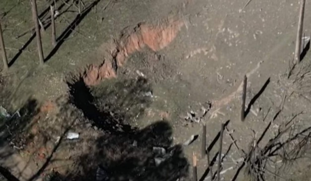 Cratera formada com a Explosão na Enaex