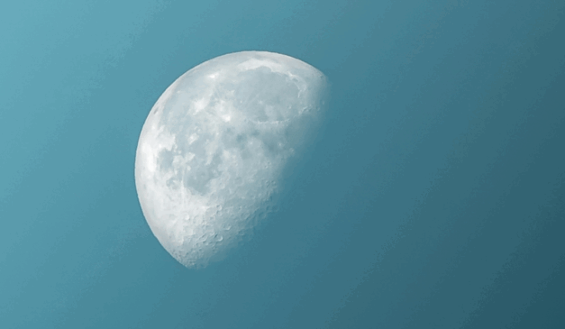 Imagem ilustrativa da lua crescente.