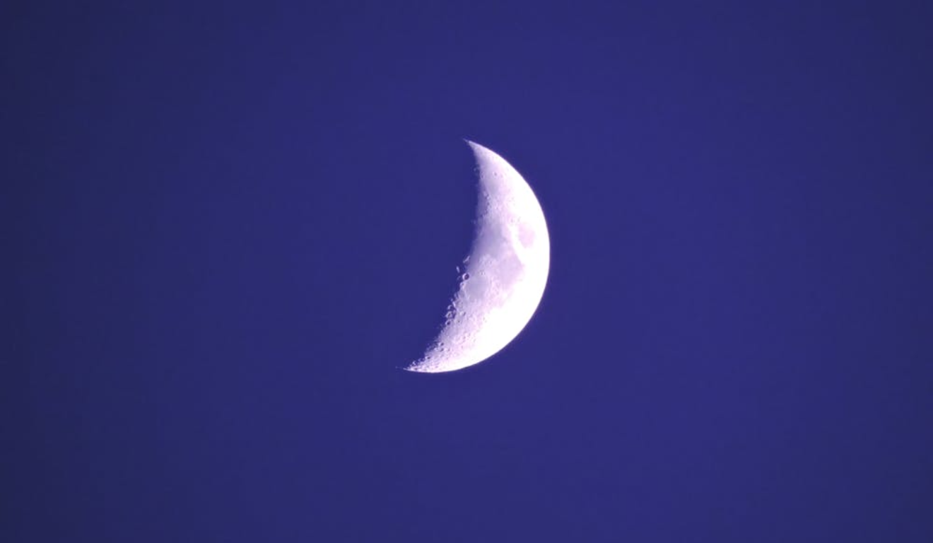 Imagem ilustrativa da lua crescente.