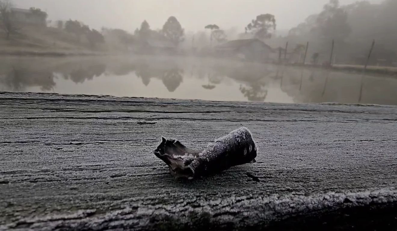 foto de geada em General Carneiro no paraná