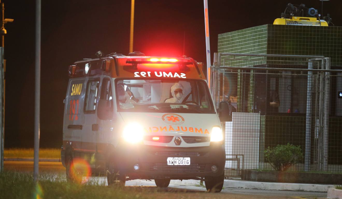 Imagem de um Samu para representar situação em que homem foi morto a facadas