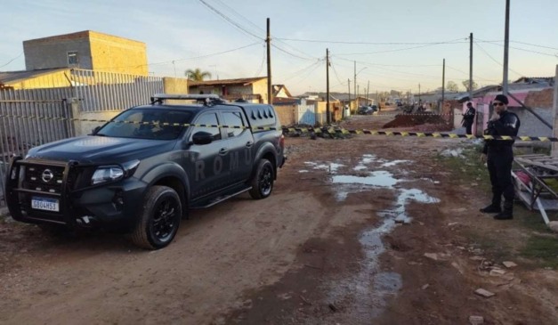 Local isolado pela Guarda Municipal onde homem foi morto a tiros