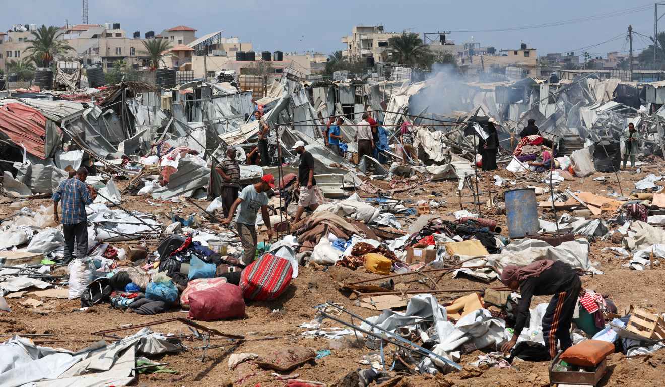 Local atacado por Israel em Deir Al-Balah, centro de Gaza
