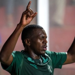 Jacy comemora o segundo gol do Coritiba sobre o Vila Nova.