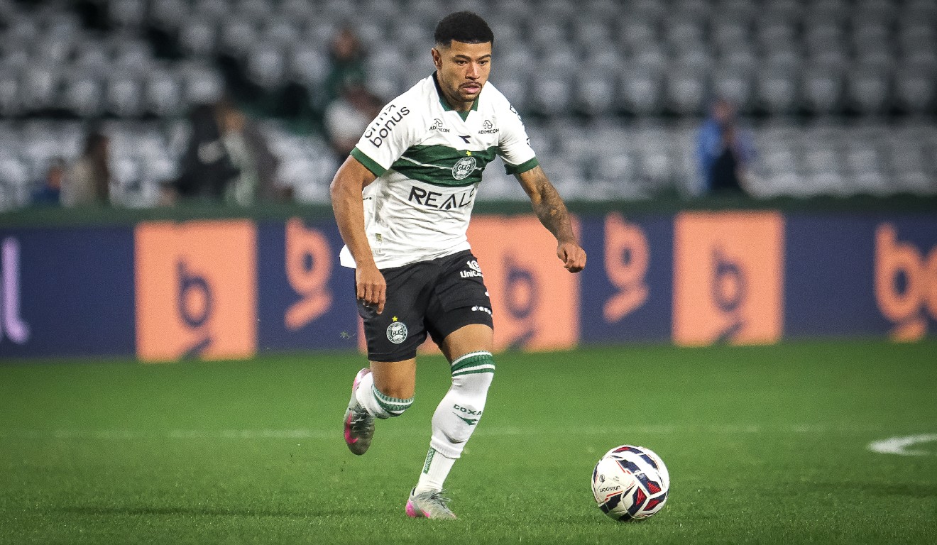 Lucas Ronier em Coritiba x Chapecoense