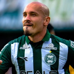 Maicon, zagueiro alviverde. (Foto: JP Pacheco/ Coritiba)