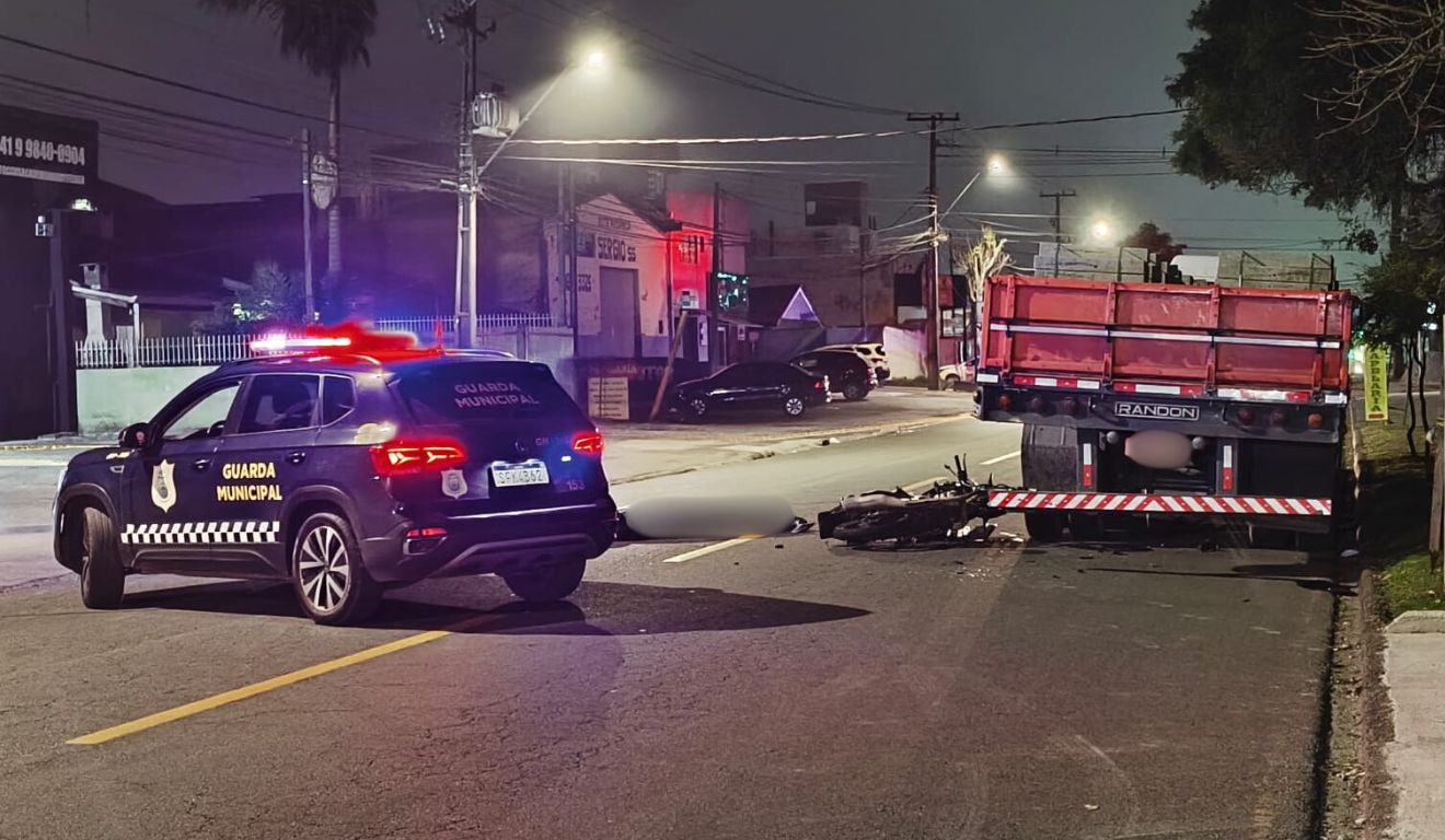 local onde o motociclista bateu no caminhão e morreu