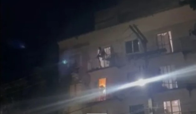 Mulher foi agredida na frente dos vizinhos