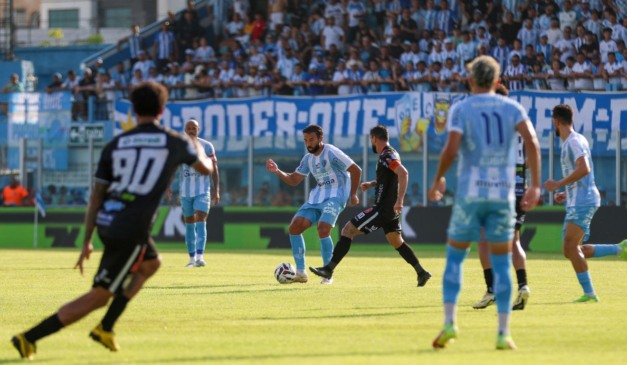 Operário e Paysandu se enfrentaram em Belém pela Série B 2025.