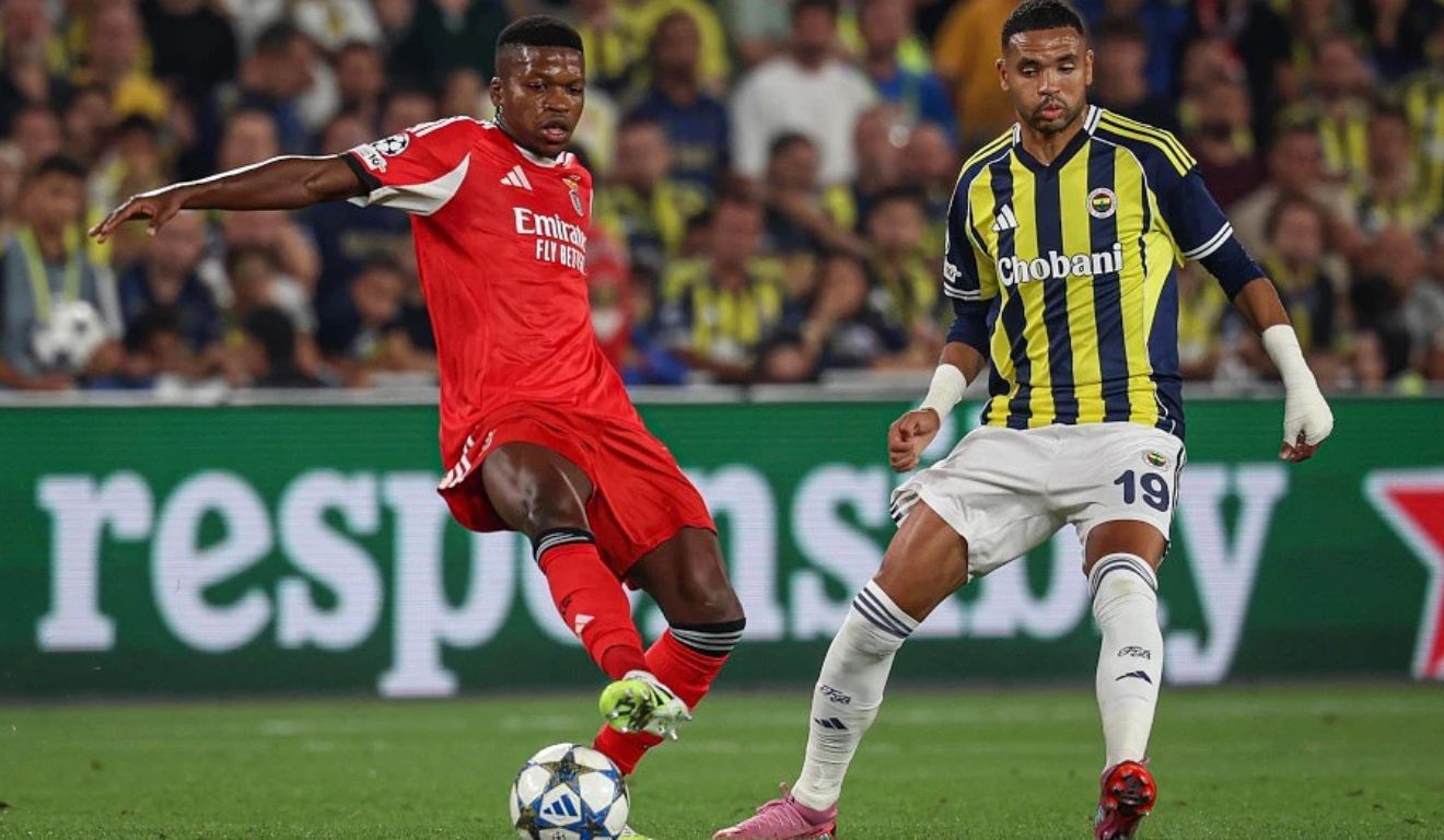 Equipes decidem uma vaga para a fase de grupos da Champions League nesta quarta (27) (Foto: Reprodução/Benfica)