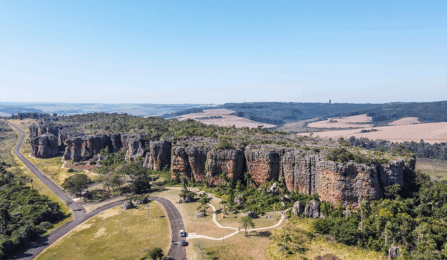 Imagem do Parque Estadual de Vila Velha.