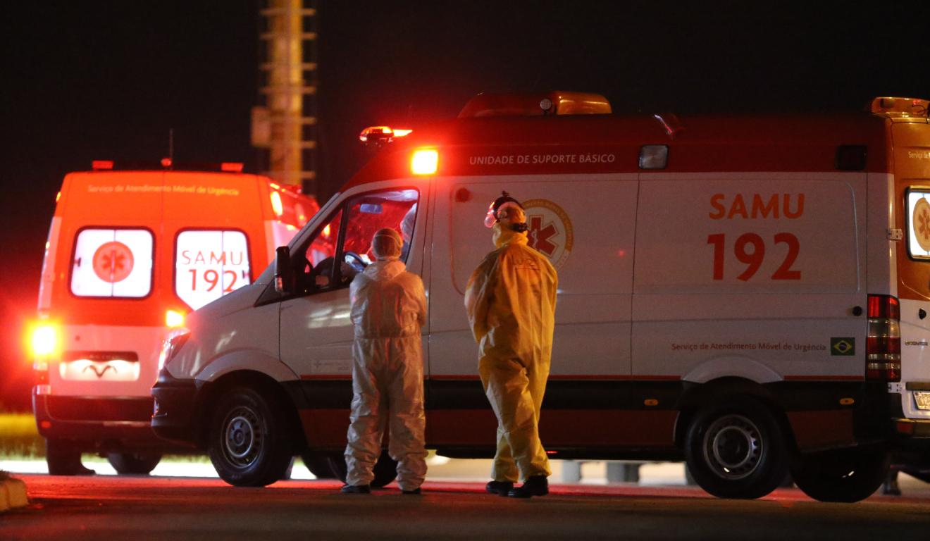 Imagem de ambulâncias do samu para representar resgate de pintor que morreu no Paraná