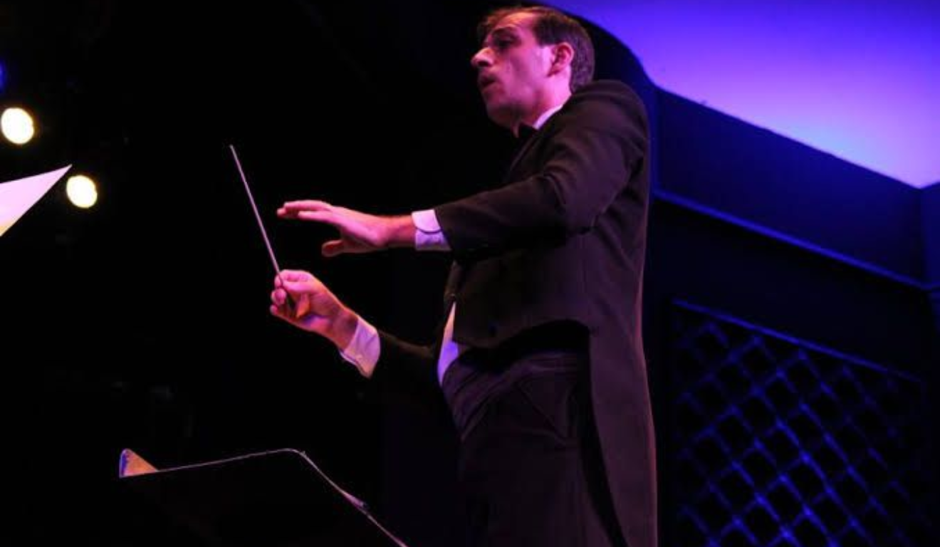 Imagem do maestro Rafael Rauski.