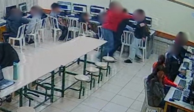Professor agride aluno em Ponta Grossa