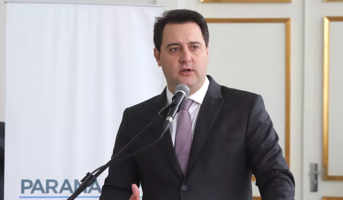 Ratinho Junior em palanque