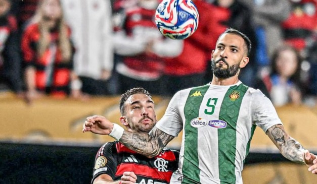 Rodrigo Rodrigues em partida contra o Flamengo, no Mundial. (Foto: Reprodução/ Instagram)