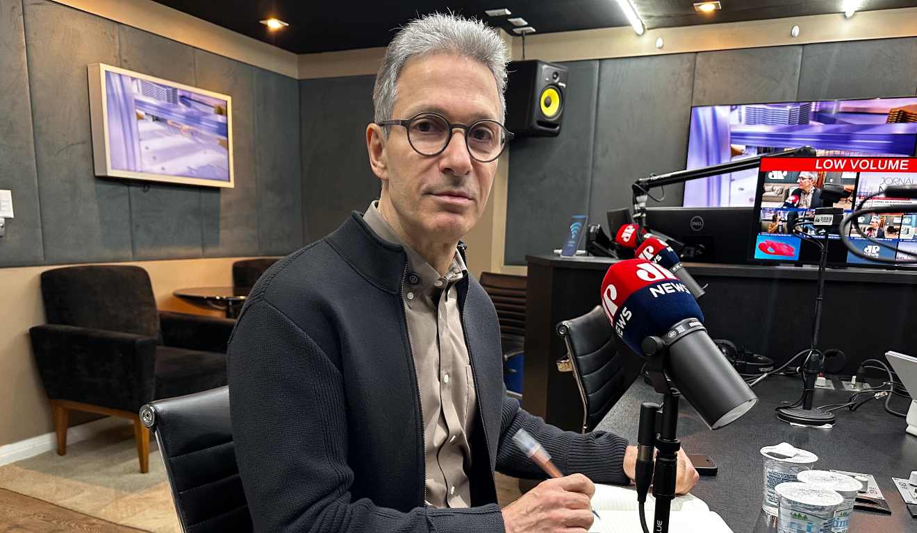 Romeu Zema em entrevista na rádio Jovem Pan FM