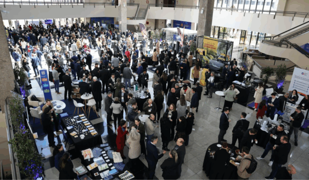 Imagem dos participantes do evento anterior.