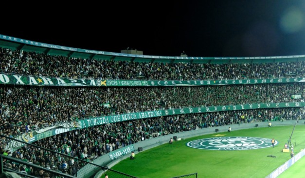 Torcida do Coritiba no Couto Pereira