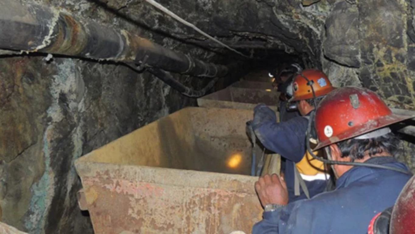 Mina onde trabalhadores morreram em desabamento