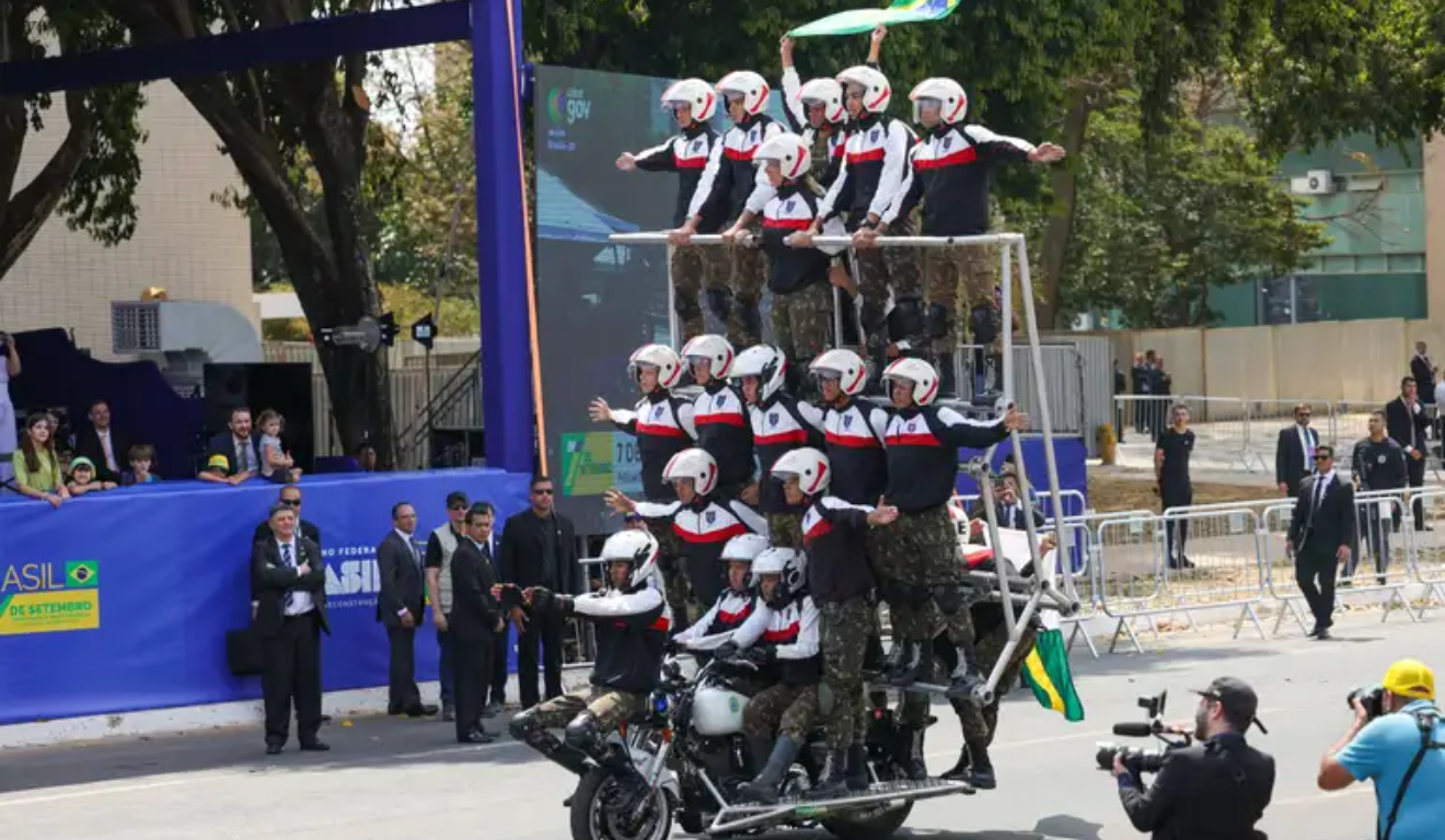 Imagem da apresentação da Pirâmide Humana de 2024.