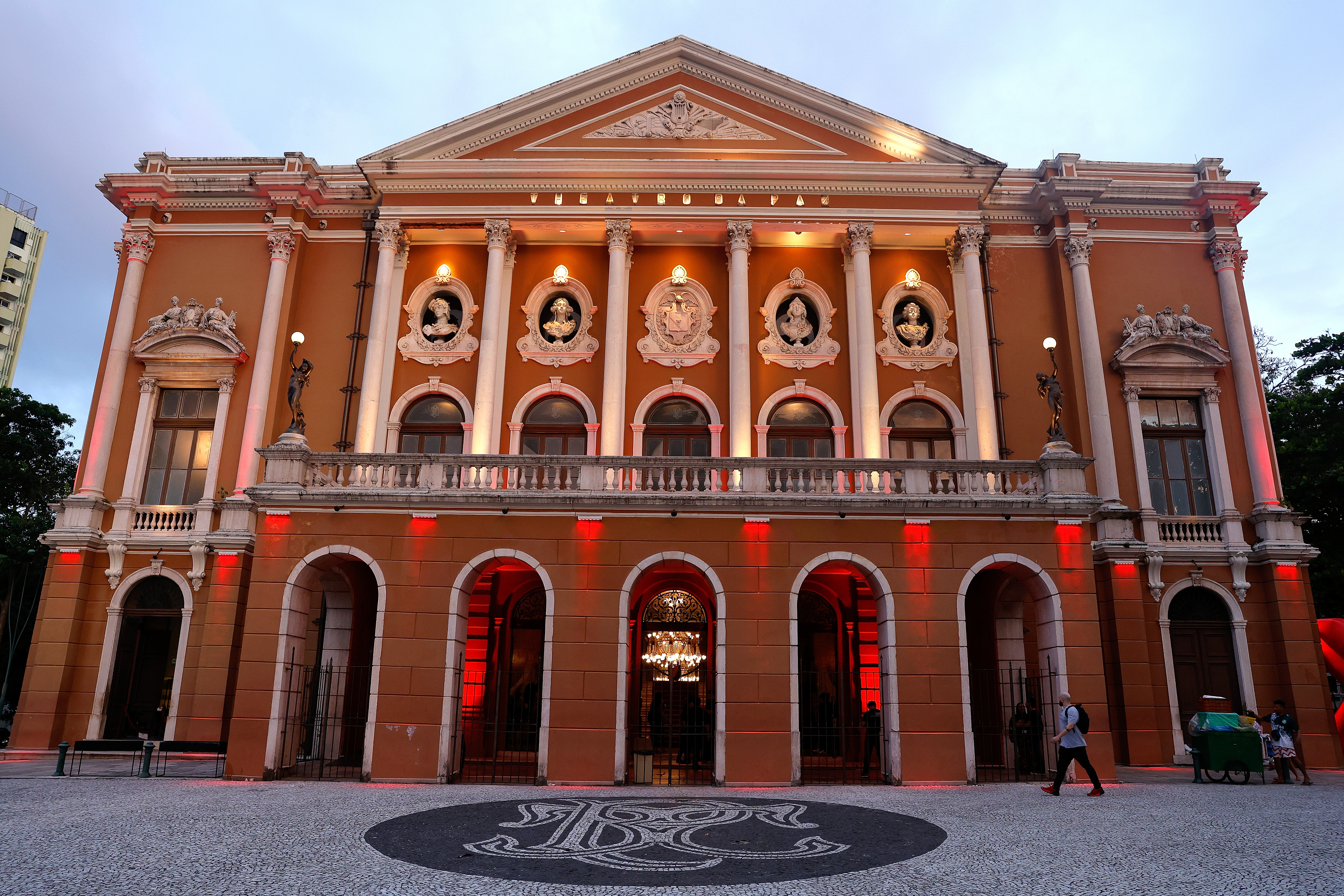 Fachada do Theatro da Paz, em Belém; cidade pode ser a nova capital do Brasil