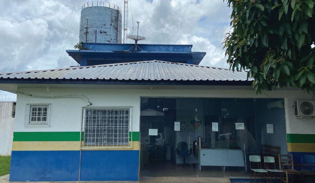 Polícia Civil prendeu homem que expulsou a mãe de casa após ela se negar a dar aposentadoria para ele.