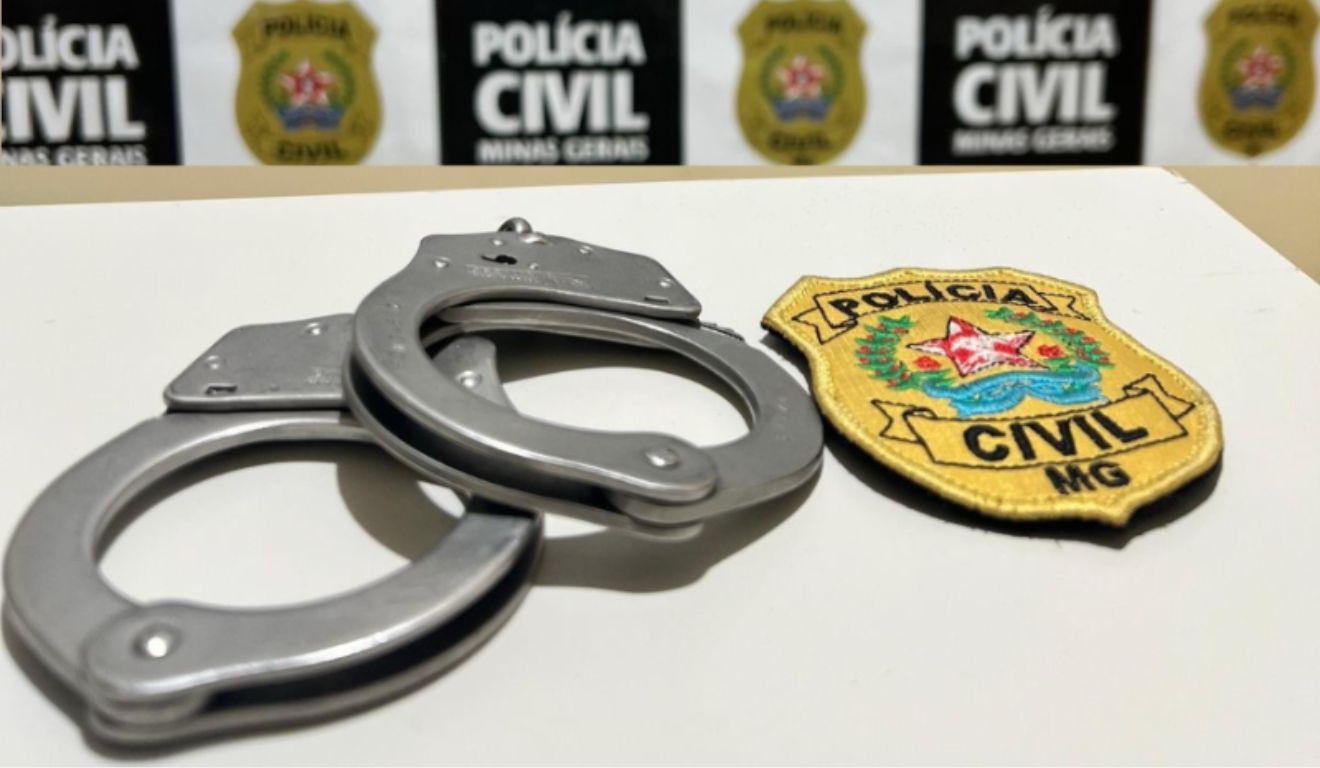 Algemas da Polícia Civil de Minas Gerais, responsável pela prisão de homem que matou mulher e foi ao trabalho