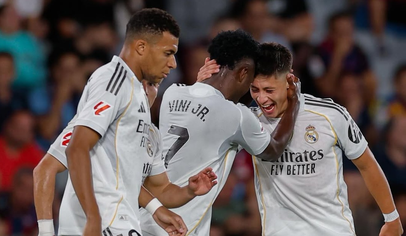 Jogadores do Real Madrid comemoram gol