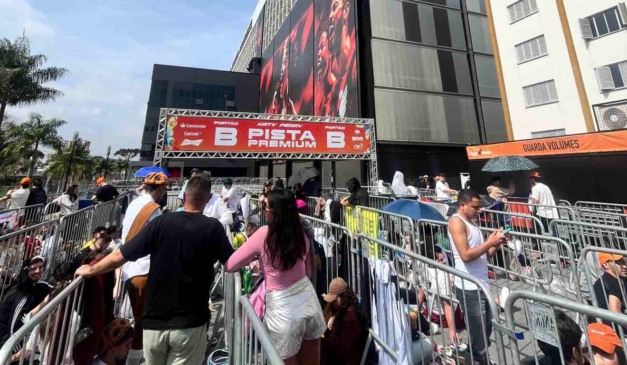 Fila em show da Katy Perry em Curitiba.