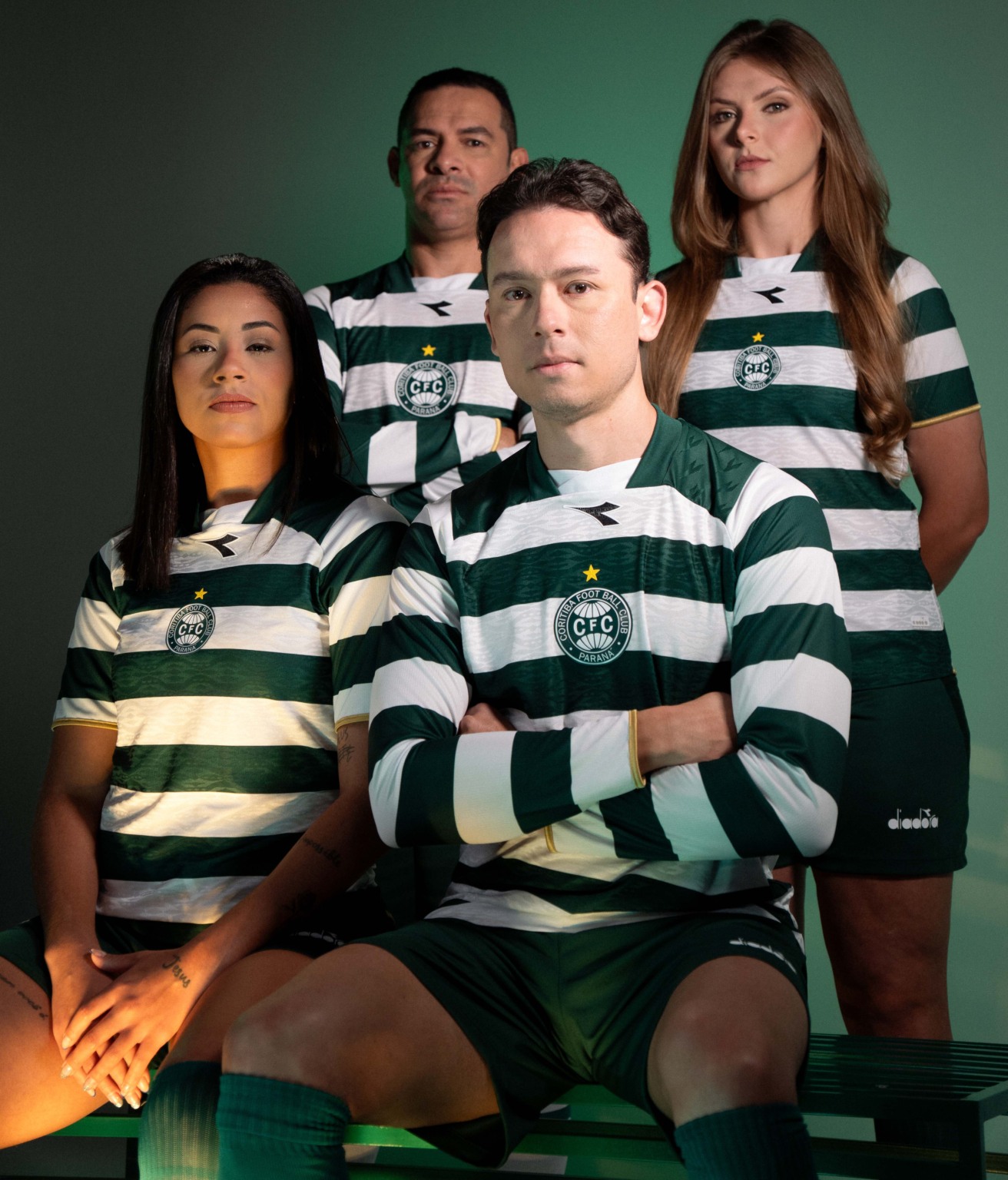 Henrique Dias (ao fundo) e Keirrison fizeram história com a camisa em 2007. (Foto: Júlio Bernardo/Coritiba) Henrique Dias (ao fundo) e Keirrison fizeram história com a camisa em 2007. (Foto: Júlio Bernardo/Coritiba)