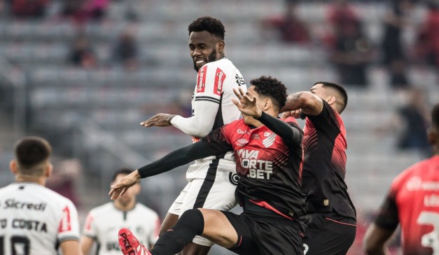 Lance de Athletico x Athletic, pela Série B