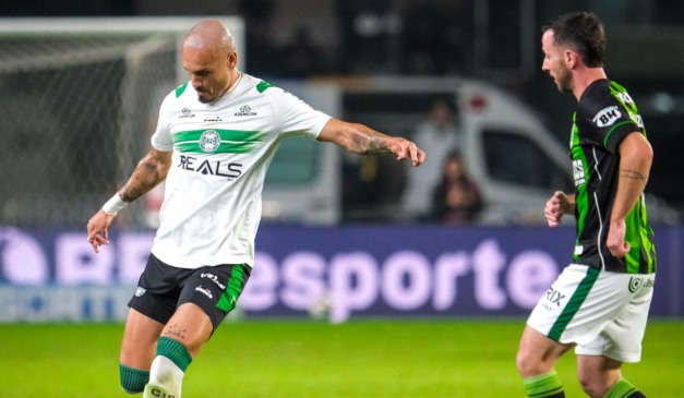 Lance de Coritiba x América-MG, pela Série B