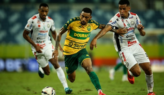 Lance de Cuiabá x Operário, pela Série B do Campeonato Brasileiro