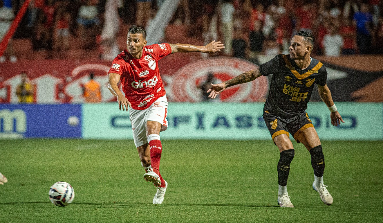 Lance de Vila Nova x Athletico, pela Série B