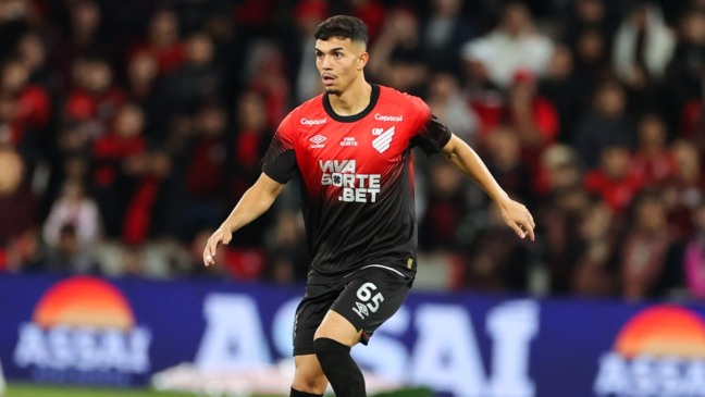 Arthur Dias, do Athletico.