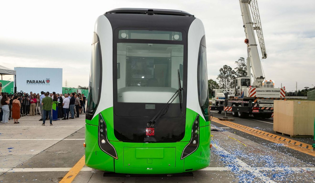 Bonde Urbano Digital, veículo sem trilhos, que fará ligação entre municípios da Grande Curitiba