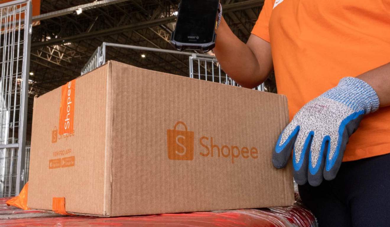 Funcionária da empresa Shopee