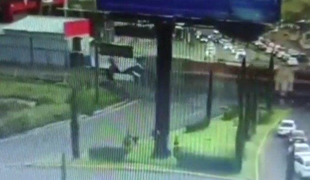 Acidente entre ônibus e trem